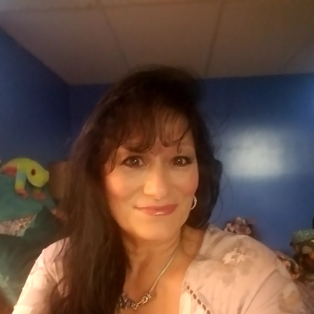 Meet your Posher, Lorraine